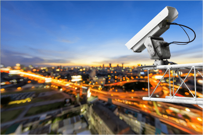 도로에 설치된 실시간 교통 CCTV